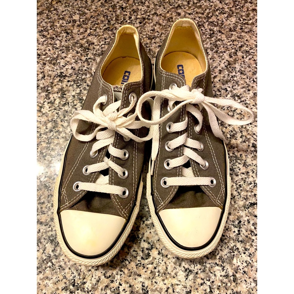 Gently Used Converse Chuck Taylor All Star